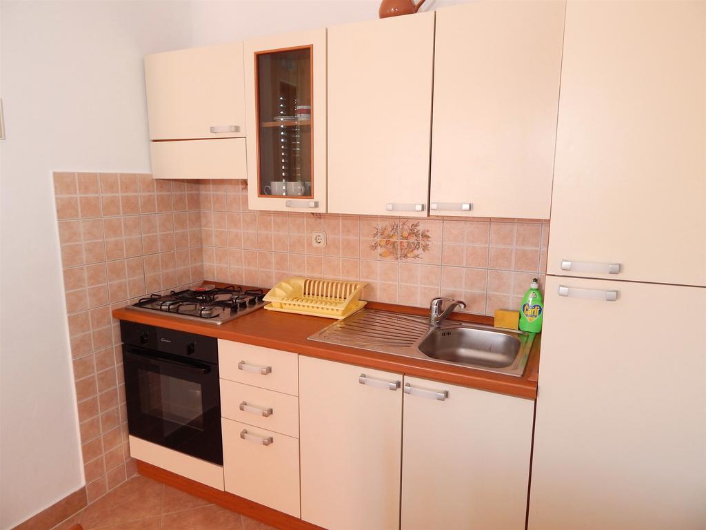 Apartments Rajko Pag Town Exterior photo